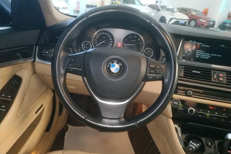 Used BMW 5 Series 2014 525Li Luxury Design Package
