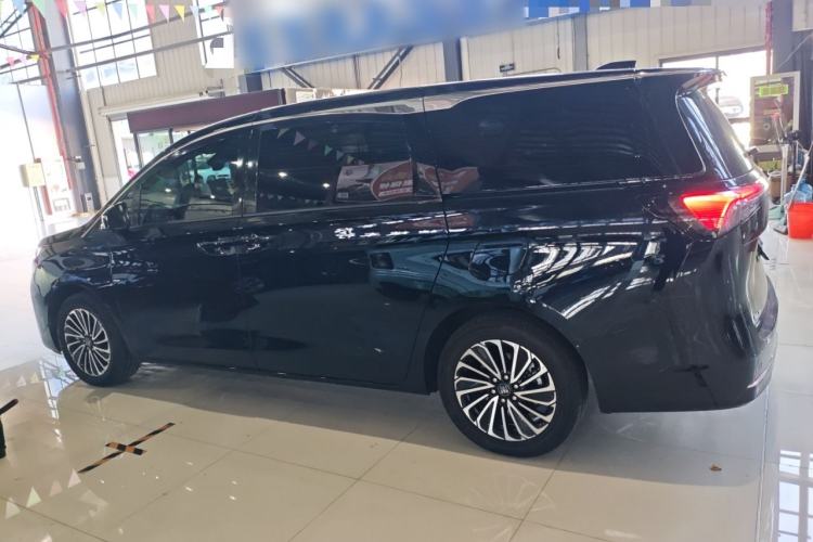 Used Buick GL8 New Energy 2025 Lu Shang Luxury Edition 7-Seater
