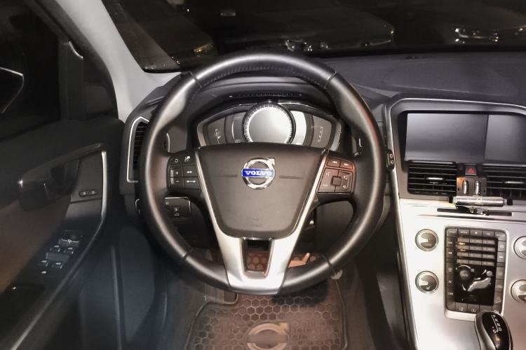 Used Volvo XC60 2017 T5 AWD Smart Range Edition
