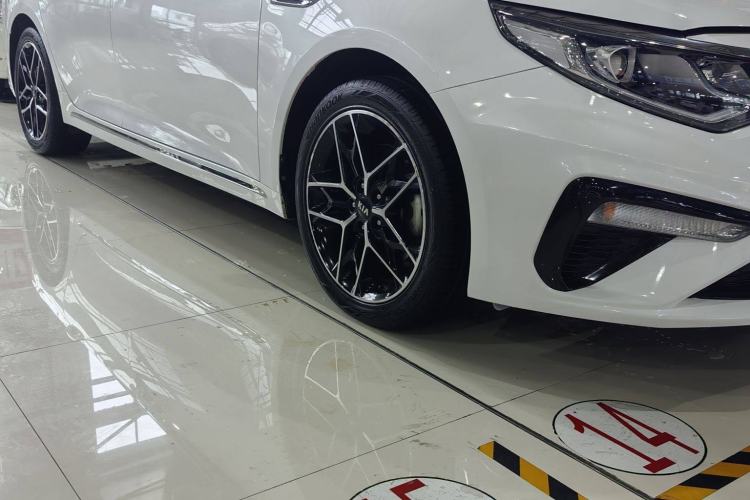 Used Kia K5 2019 Pro 2.0L Automatic Luxury Version China VI Standard
