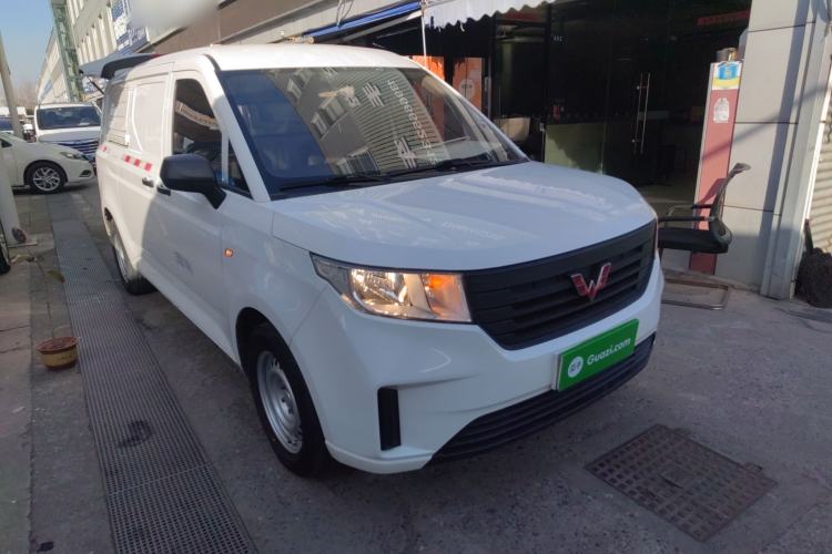Used Wuling Zhengcheng 2021 1.5T Manual Comfort Version with Enclosed Windows
