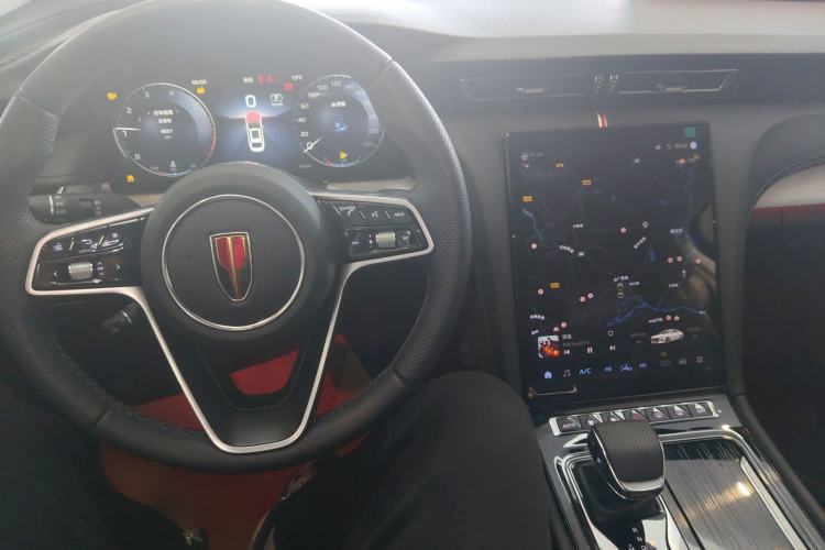 Used Hongqi H5 2025 2.0T Automatic Flagship 500 000-Vehicle Commemorative Edition
