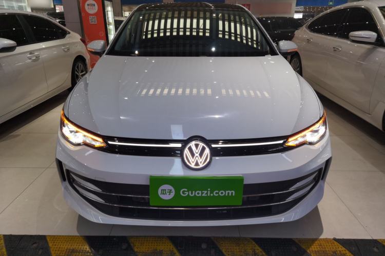 Used Volkswagen Golf 2025 300TSI Pro
