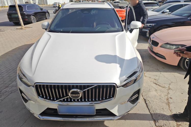 Used Volvo XC60 2023 B5 4x4 Smart Luxury Edition