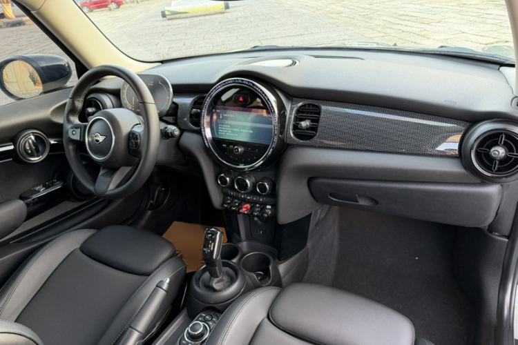 Used  MINI 2022 1.5T COOPER Classic Edition
