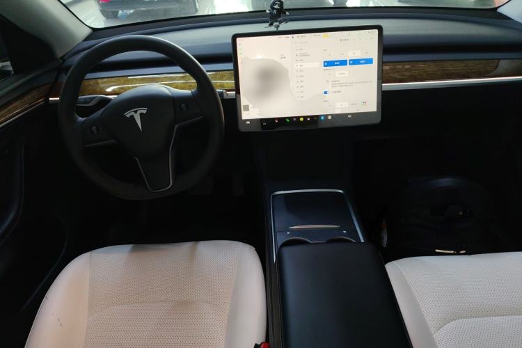 Used Tesla Model Y 2024 Long-Range All-Wheel-Drive Version