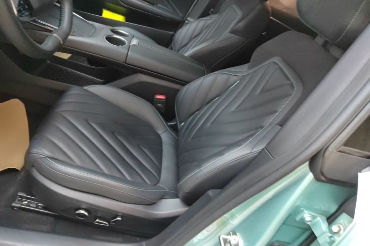 Used  SL03 2023 200Max Range-Extended Version
