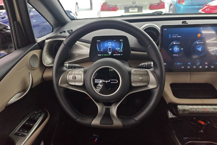 Used BYD Dolphin 2023 420 km Fashion Edition
