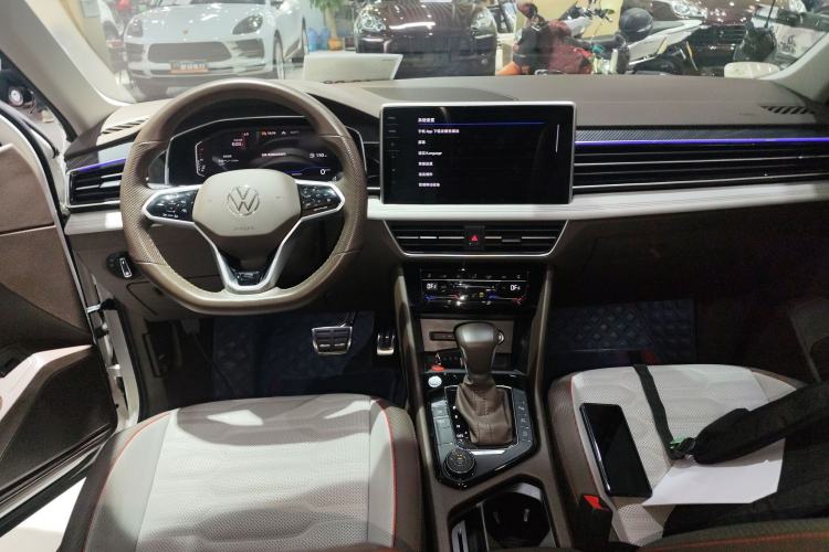 Used Volkswagen Tiguan L 2023 Facelift 380TSI Automatic All-Wheel Drive R-Line Flagship 7-Seater
