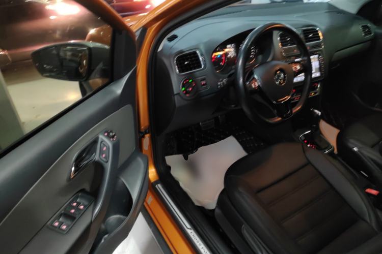 Used Volkswagen Polo 2014 1.6L Cross Polo Automatic