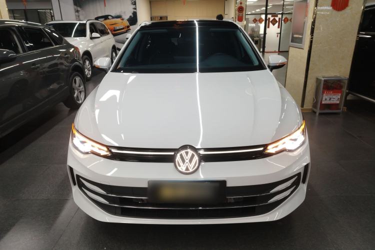 Used Volkswagen Golf 2025 300TSI Pro
