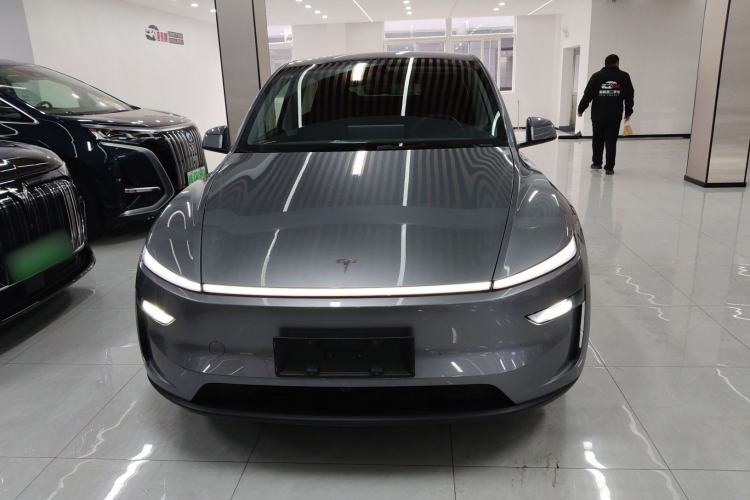 Used Tesla Model Y 2025 Rear-Wheel-Drive Version
