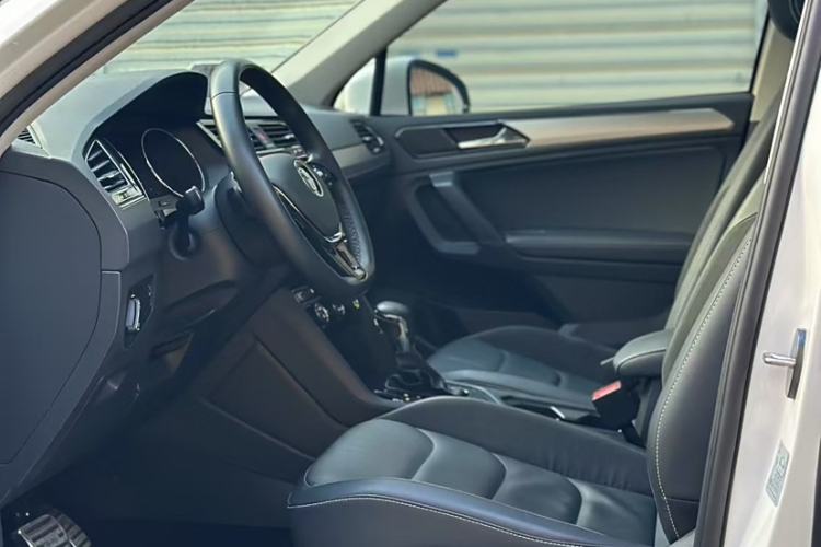 Used Volkswagen Tiguan L 2019 Updated Version 330TSI Automatic Two-Wheel Drive Panoramic Comfort Edition China VI Standard
