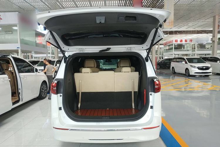 Used Buick GL8 2022 ES Land Cruiser 653T Luxury Model
