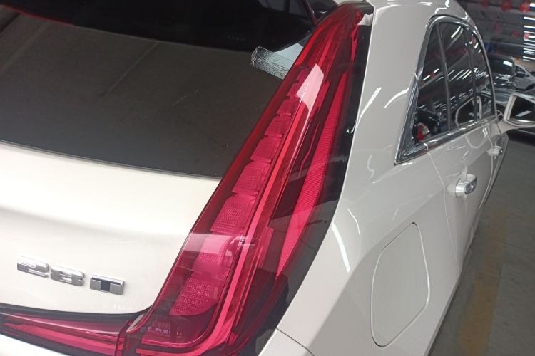 Used Cadillac XT4 2018 28T Two-Wheel Drive Leading Version
