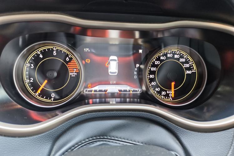 Used  Cherokee 2016 2.4L Leading Smart Version
