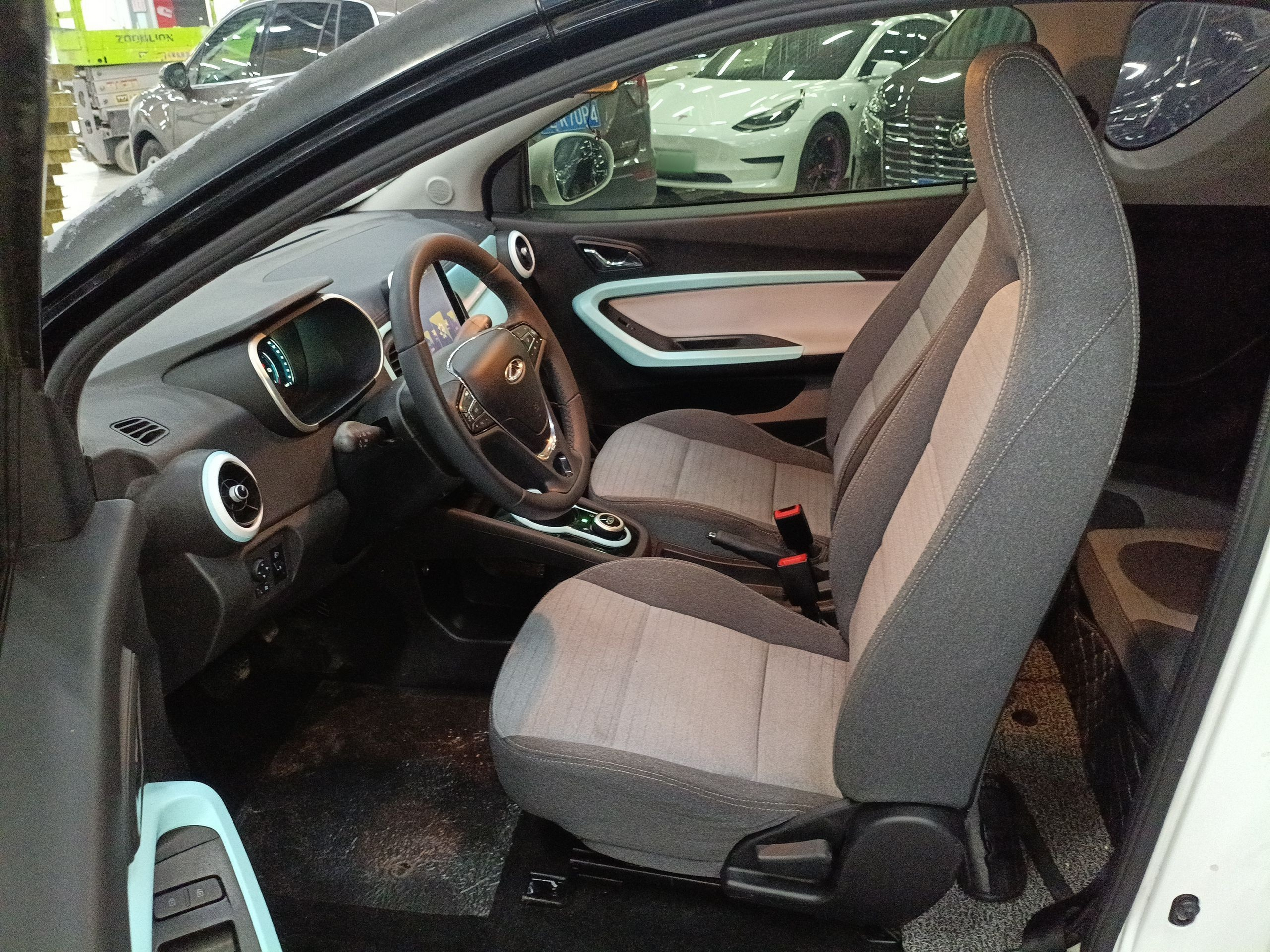 Переднее сиденье в автомобиле