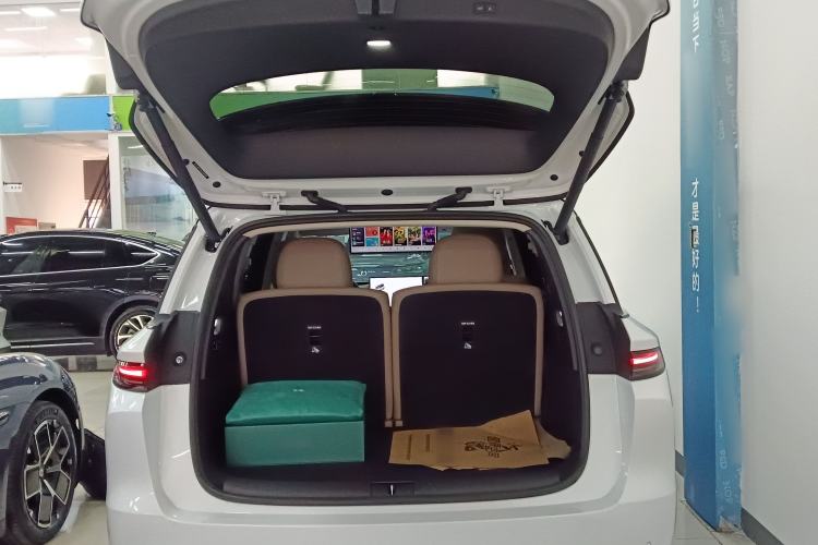 Used Li Auto Li Auto i8 2025 Standard Edition
