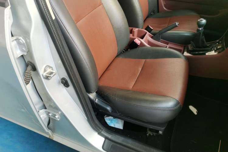 Used BYD F3 2012 Energy-Saving Edition 1.5L Manual Standard Model
