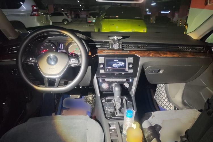 Used Volkswagen Magotan 2019 330TSI DSG Leading Model China VI Standard
