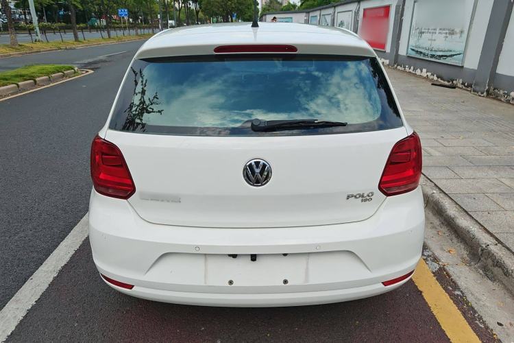 Used Volkswagen Polo 2016 1.6L Automatic Comfort Model
