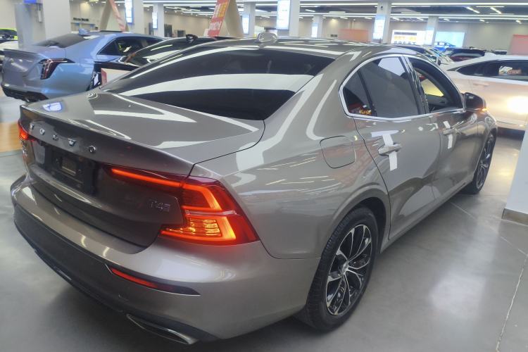 Used Volvo S60 2020 T4 Zhiyi Luxury Edition