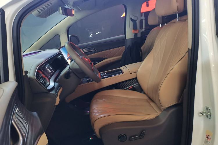 Used Denza D9 2022 DM-i 970 Four-Wheel Drive Flagship Model