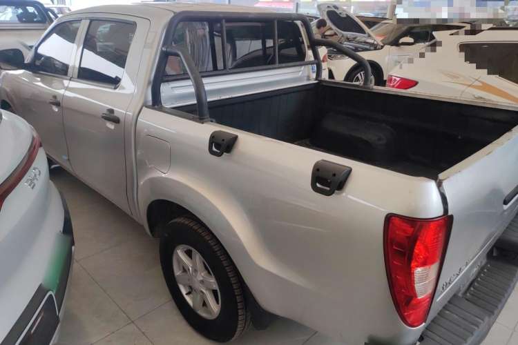 Used JMC Baodian 2022 2.5T Diesel Two-Wheel-Drive Comfort Edition Standard Wheelbase JX4D25A6L
