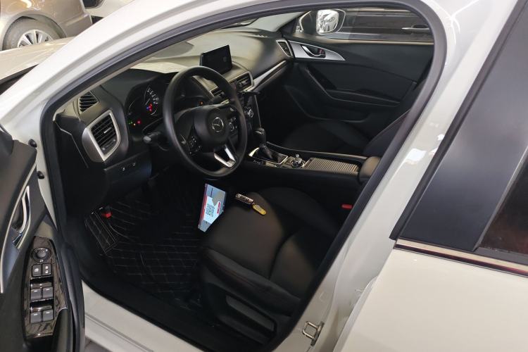 Used Mazda Mazda 3 Axela 2019 Cloud-Controlled Sedan 1.5L Automatic Luxury Model China VI Standard
