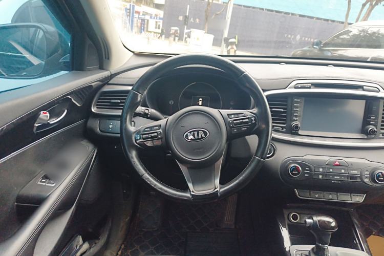 Used Kia Sorento 2015 Sorento L 2.0T Gasoline 4WD Elite Edition 5 Seats China IV Standard
