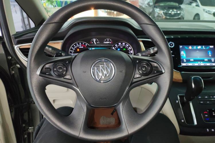 Used Buick GL8 2017 ES 28T Comfort Model China V Standard
