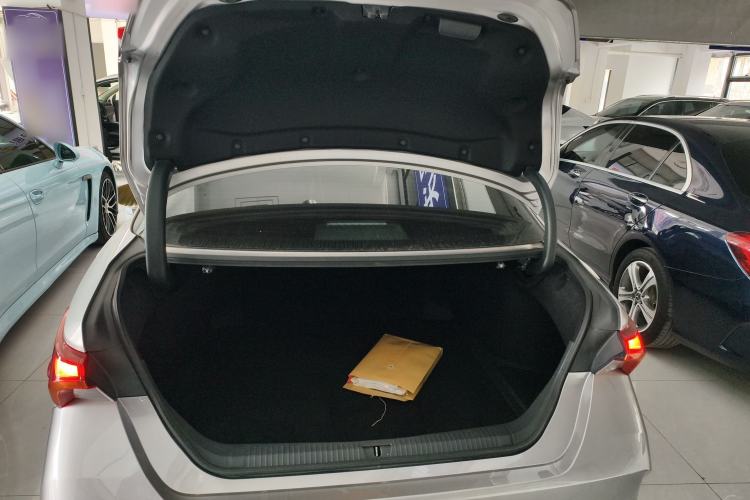 Used Toyota Avalon 2019 Dual-Engine 2.5L Luxury Edition China VI Standard
