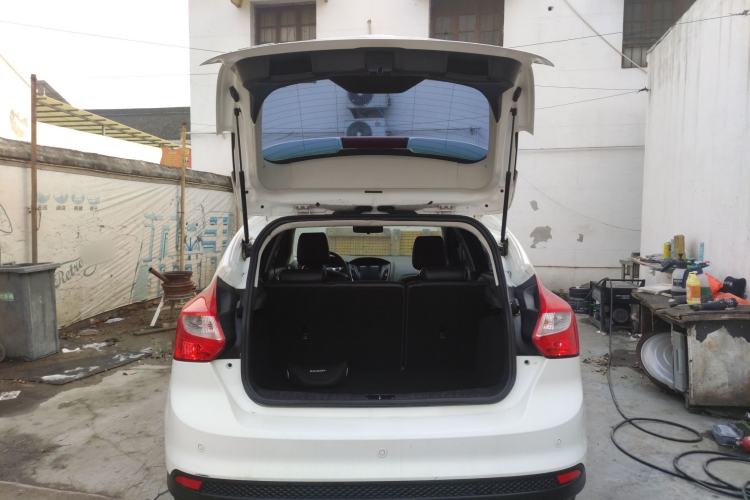 Used Ford Focus 2012 Hatchback 1.6L Automatic Fashion Edition
