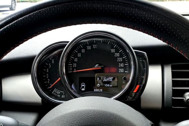 Used  MINI 2018 1.5T COOPER Racing Edition Five-Door Version
