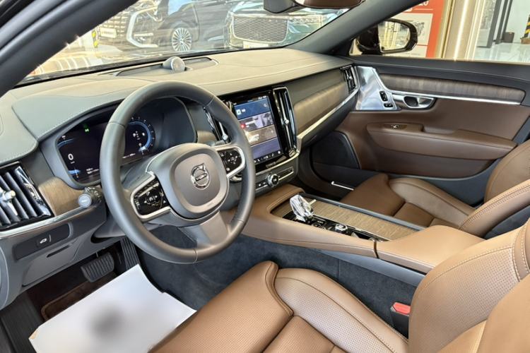 Used Volvo S90 2025 B5 Zhiya Luxury Edition
