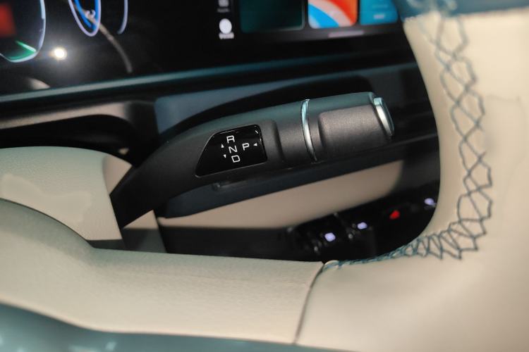 Used ORA Good Cat 2023 401 km Standard Range Luxury Version Lithium Iron Phosphate
