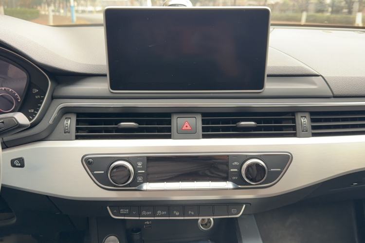 Used Audi A4L 2019 40 TFSI Fashion Version China V
