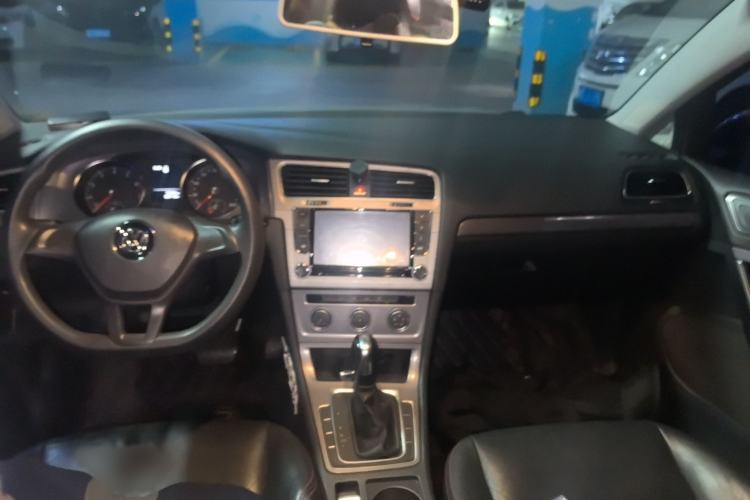 Used Volkswagen Golf 2014 1.6L Automatic Fashion Model
