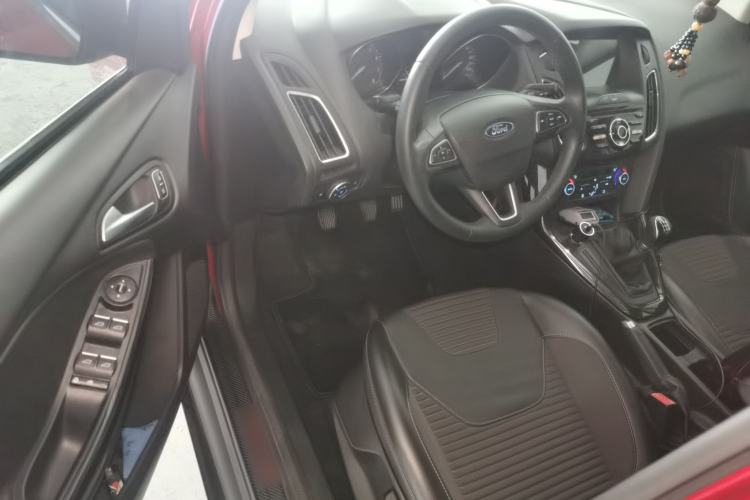 Used Ford Focus 2017 Hatchback 1.6L Manual Fashion Edition SmartDrive Version
