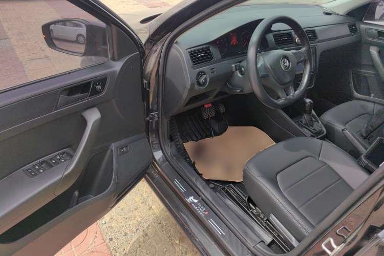 Used Volkswagen Santana 2016 1.6L Automatic Fashion Edition
