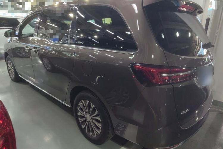 Used Buick GL8 2023 Facelifted Land Cruiser Executive Luxury Version
