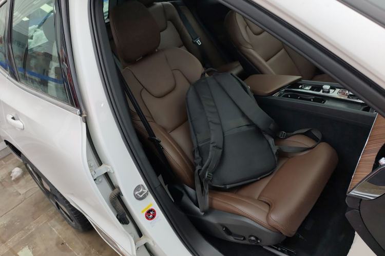 Used Volvo XC60 New Energy 2025 Plug-in Hybrid Long-Range All-Wheel Drive Smart Luxury Edition