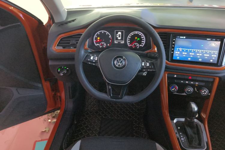 Used Volkswagen T-ROC 2018 230TSI DSG Two-Wheel Drive Advanced Version China V Standard