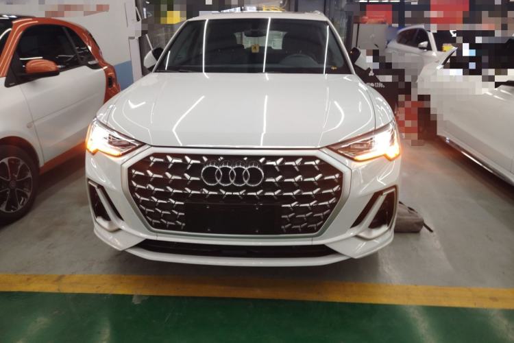 Used Audi Q3 2024 40 TFSI Fashion Dynamic Model
