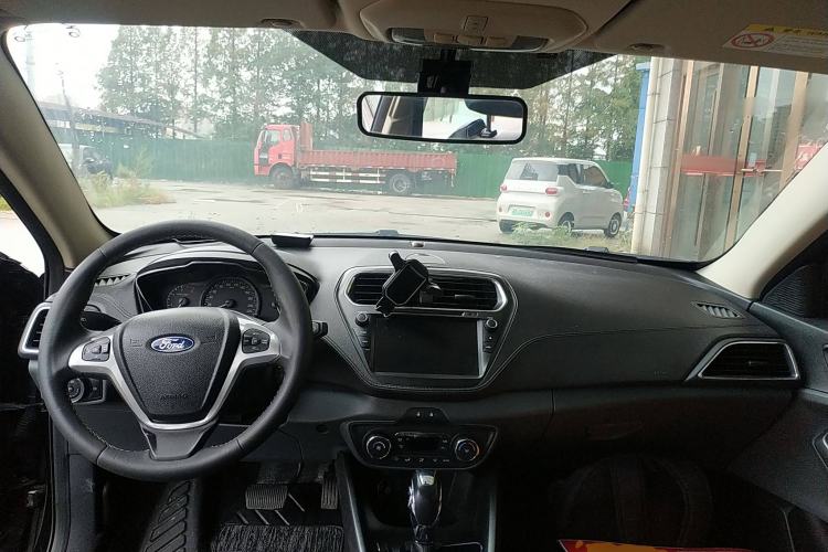 Used Ford Escort 2017 Happiness Edition 1.5L Automatic Fashion Version
