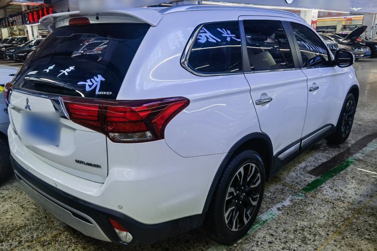 Used Mitsubishi Outlander 2020 2.4L 4x4 Zhi Xiang Edition 5 Seats
