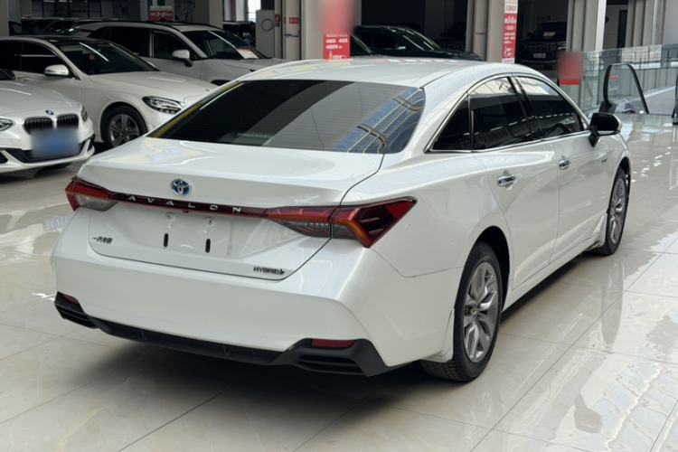 Used Toyota Avalon 2019 Dual-Engine 2.5L Luxury Edition China V Standard

