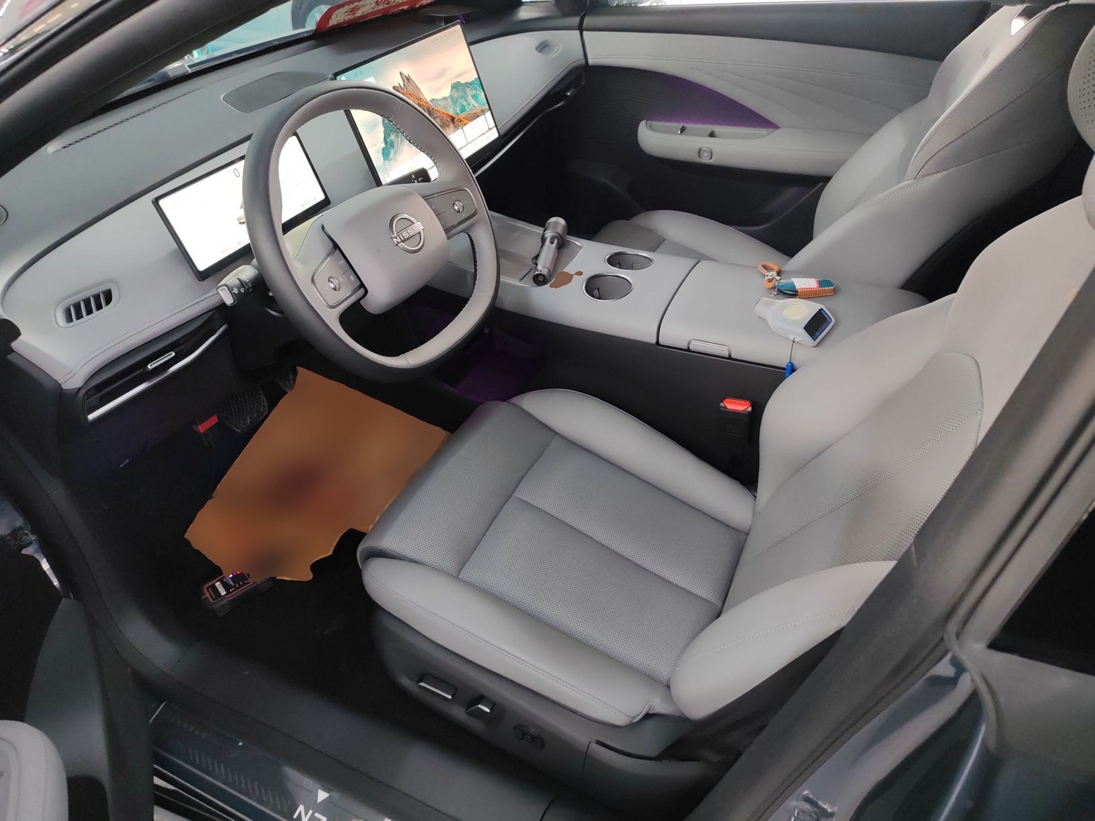 Переднее сиденье в автомобиле