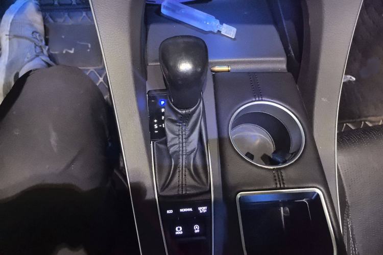 Used Toyota Avalon 2019 2.5L Touring Premium Version China VI Standard
