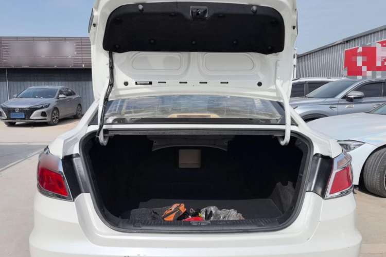 Used Changan Eado 2015 1.6L Manual Luxury Model China V Standard
